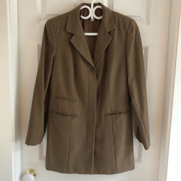 Not available til April

LadiesTan 2piece Pant Suit - Picture 4 of 7